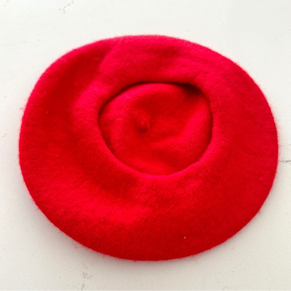 Woman’s Red Beret - Picture 2 of 2